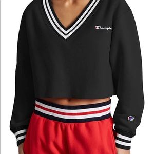 Champion Women's Crop Sweater 
Reverse Weave V-Neck sweatshirt